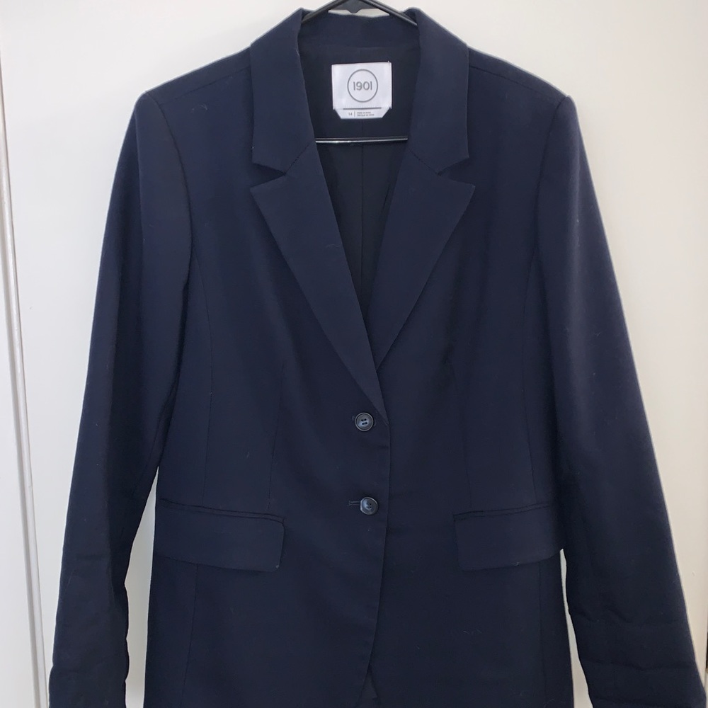 1901 navy Blazer